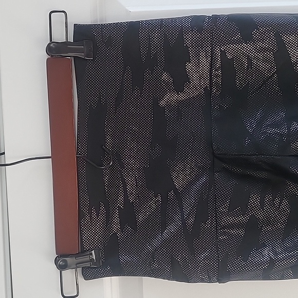 Emily HSU Leggings - size small - foil & black - GUC - Picture 5 of 7